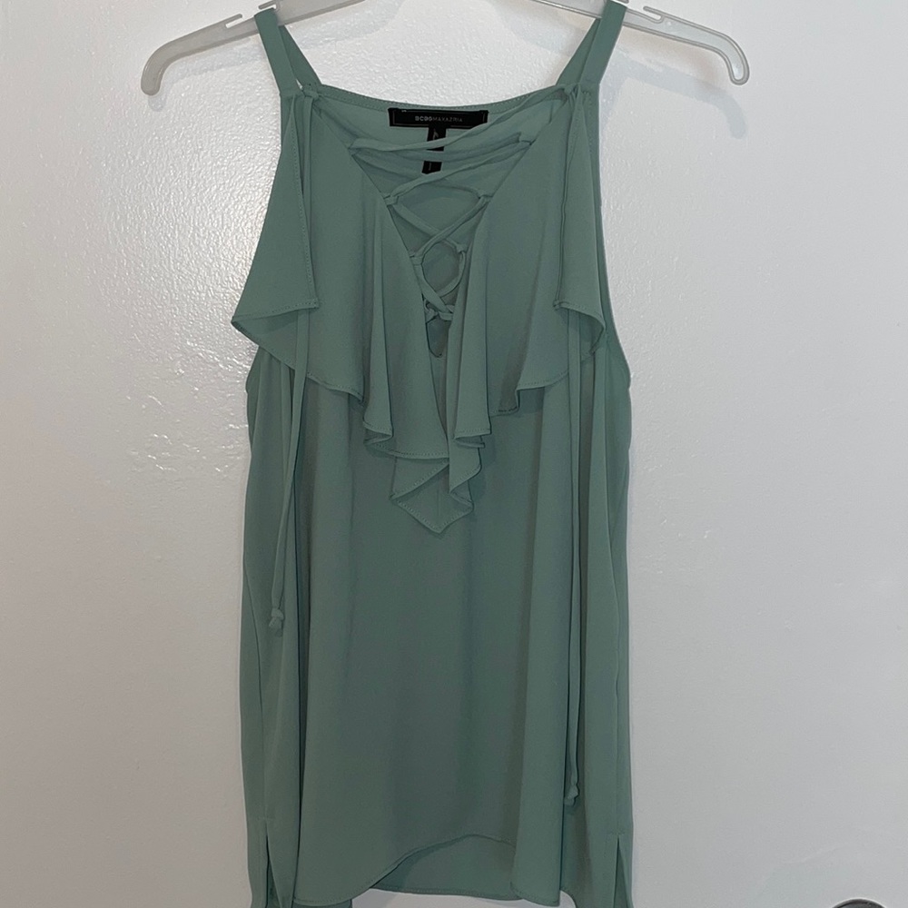 Bcbg maxazria green sleeveless top with lace up front